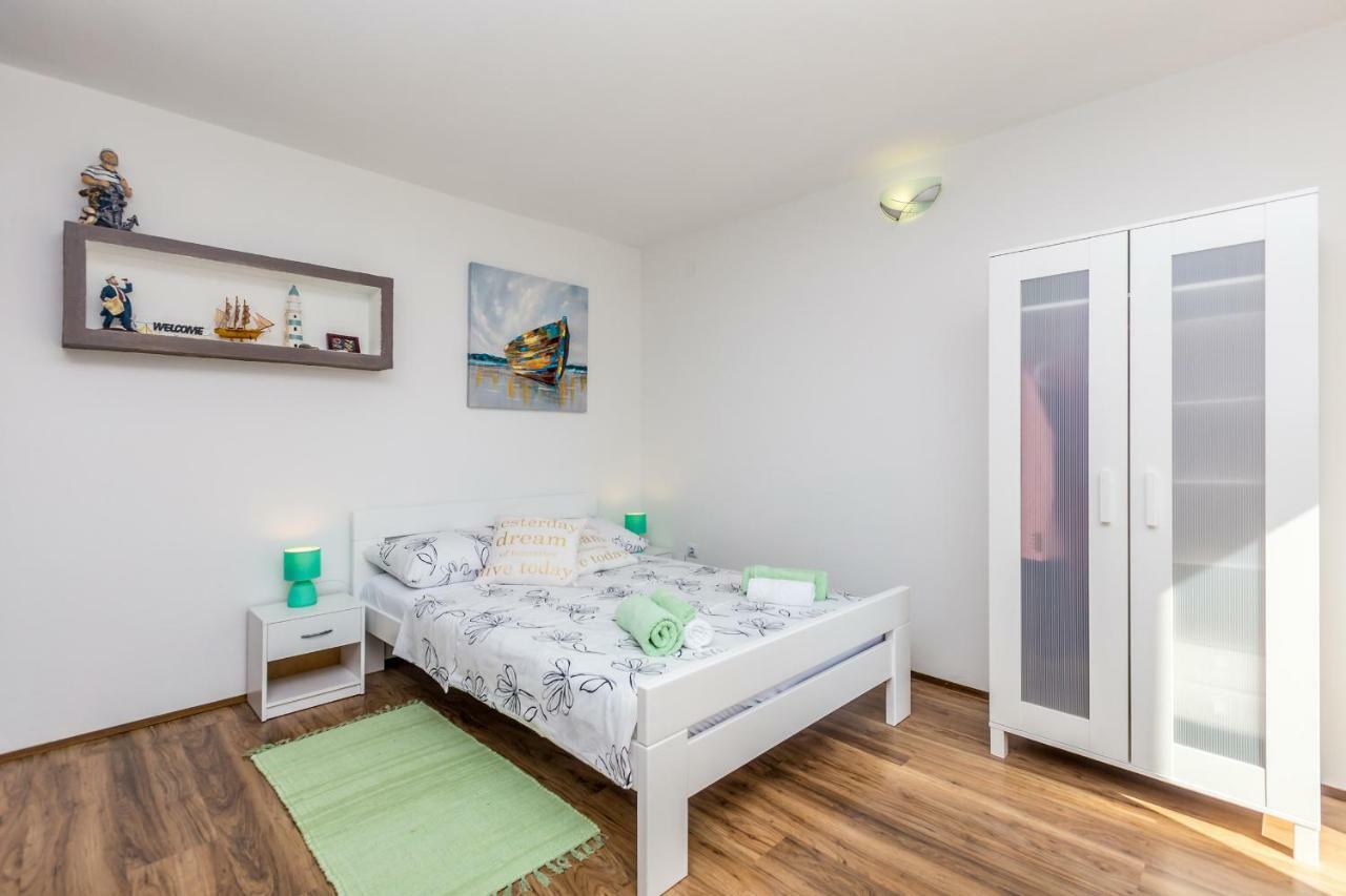 Ferienwohnung Studio Apartman Magdalena Omišalj Exterior foto