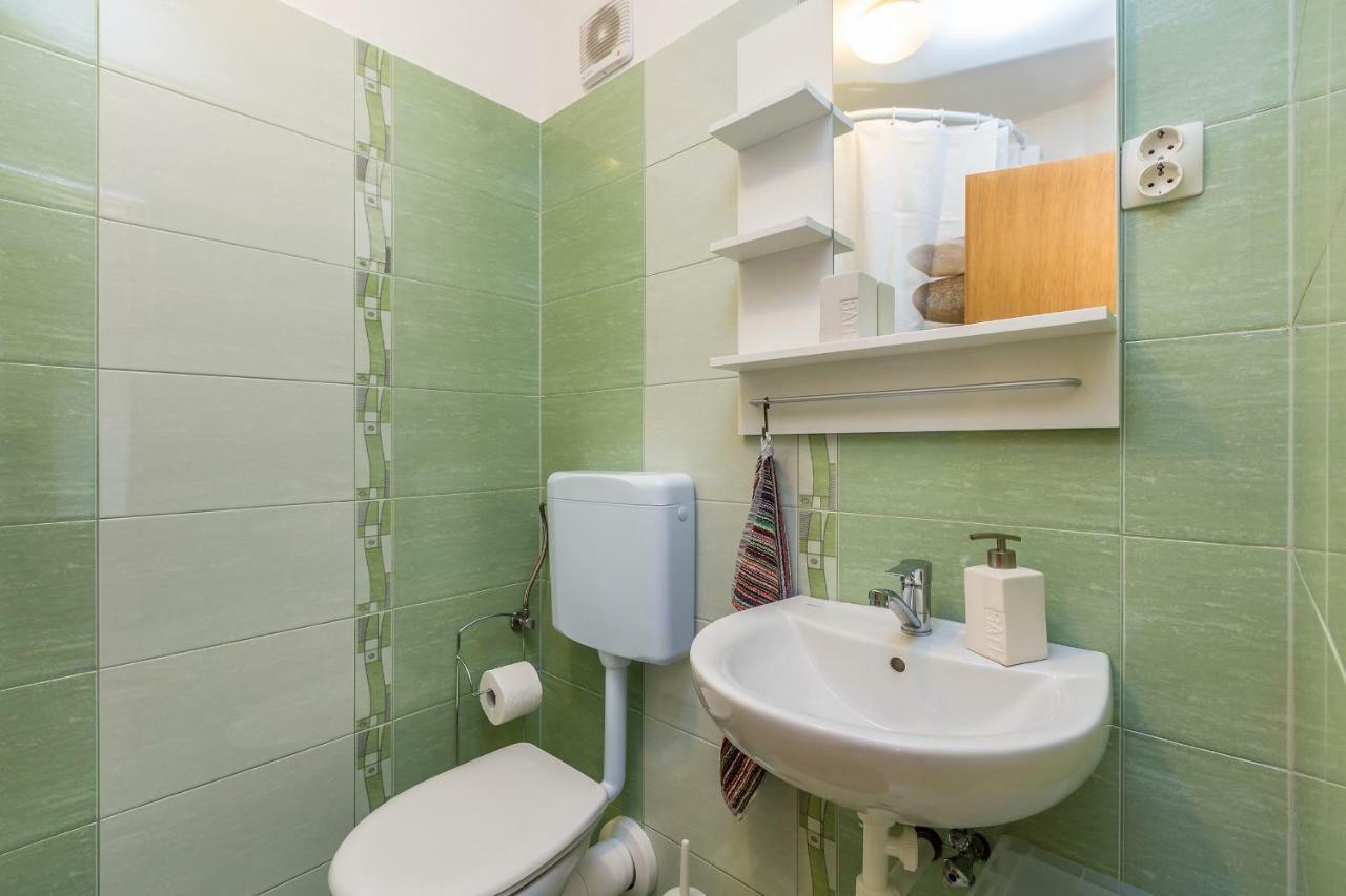 Ferienwohnung Studio Apartman Magdalena Omišalj Exterior foto