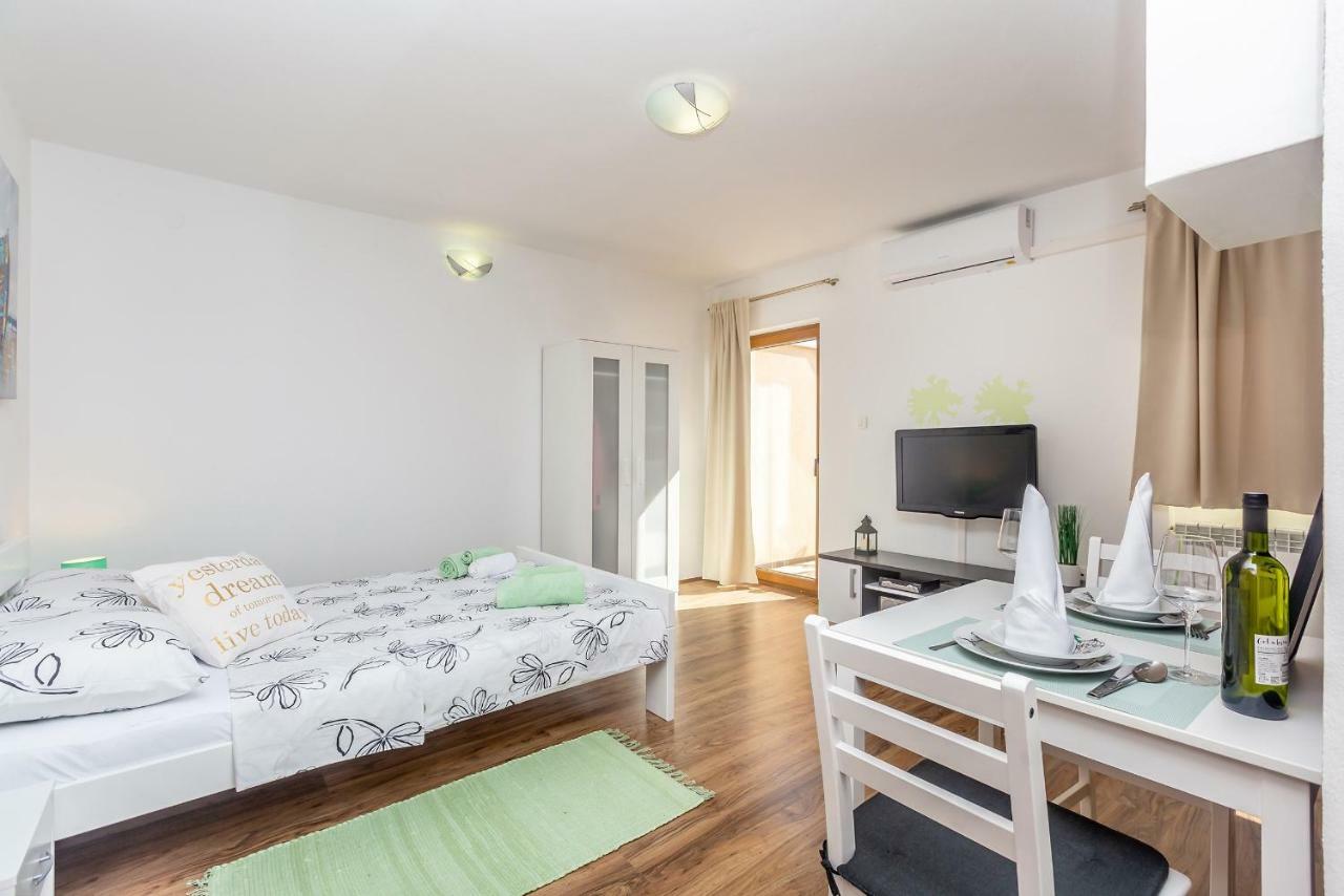 Ferienwohnung Studio Apartman Magdalena Omišalj Exterior foto